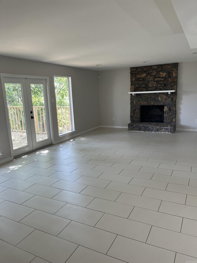 Building Photo - 68 White Oak Ln