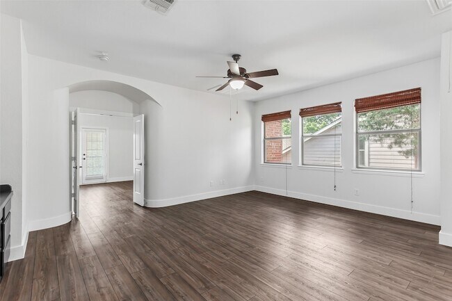 Building Photo - 4738 Coyote Trail