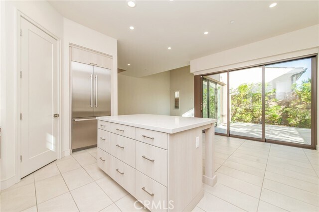 Building Photo - 111 Winnett