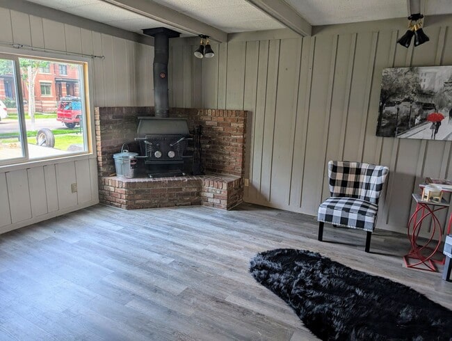 Building Photo - Beautiful Home 4bd 3bath