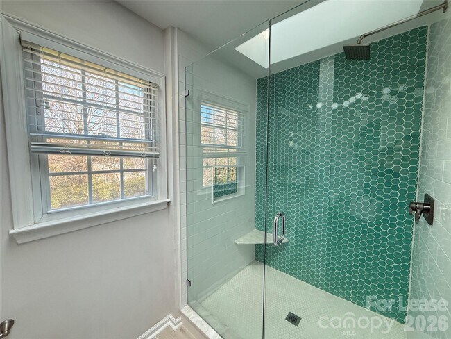 Building Photo - 8708 Parkchester Dr