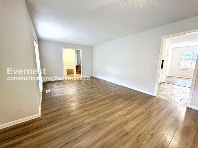 Building Photo - 434 Hillside Rd