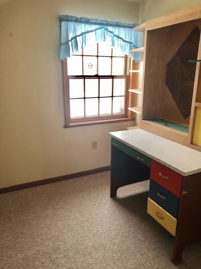 Building Photo - 4 Bedrooms, 2 Bathrooms Single Family Home in Crosslake, MN w/3 season porch