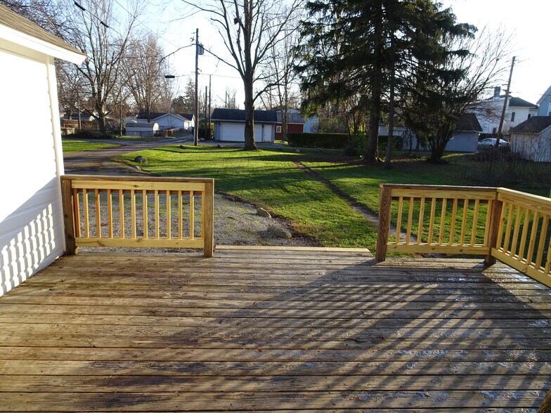 Building Photo - 415 E Lima St