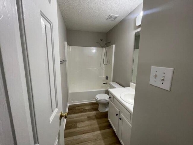 Building Photo - 210 Silk Hope Dr