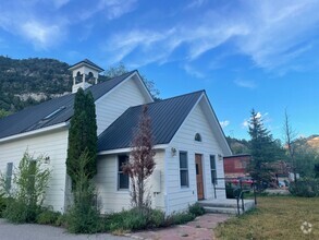 Building Photo - Large Three Bedroom on the North Side of D...