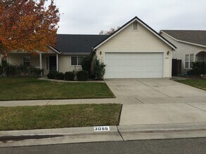 Building Photo - Spacious 3 Bedroom Home In North Chico! Attached Garage and Fenced Backyard PLUS Pet Friendly!