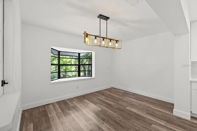 Building Photo - 11218 Creek View Dr