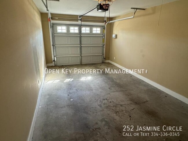 Building Photo - 252 Jasmine Cir