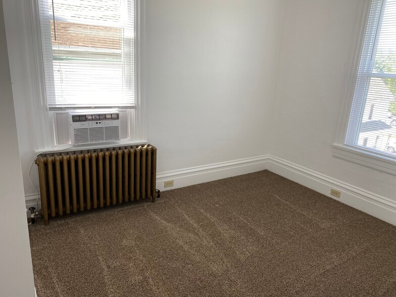 Building Photo - 317 3rd St