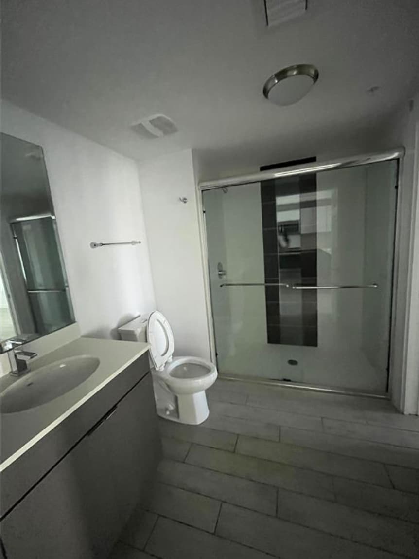 Building Photo - 321 NE 26th St