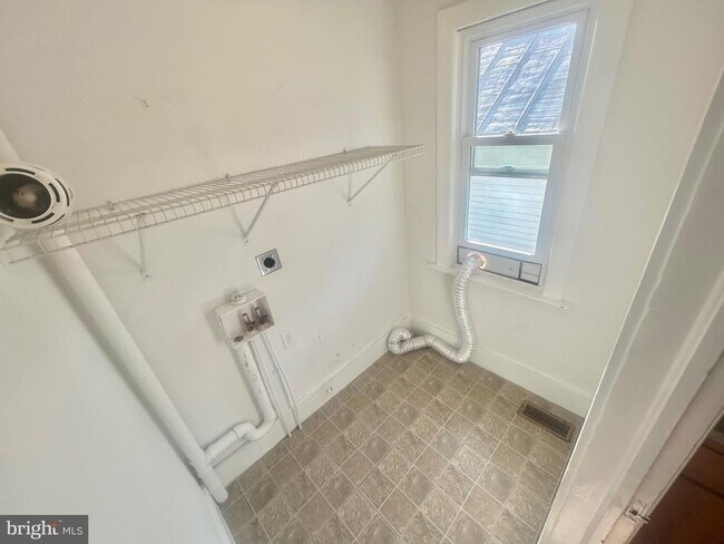Building Photo - 3562 St Luke Rd
