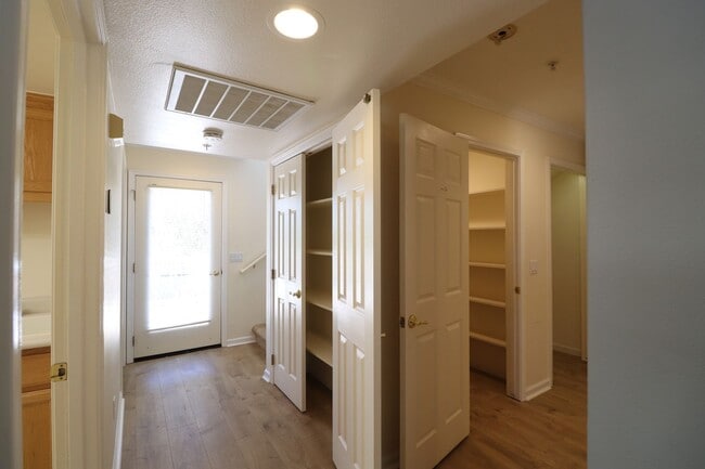 Building Photo - Beautiful Templeton Home