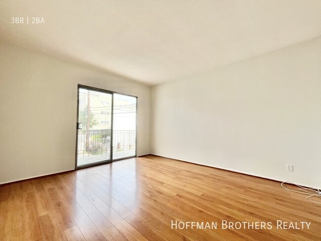 Building Photo - 1144 N Orange Grove West Hollywood, CA 90046