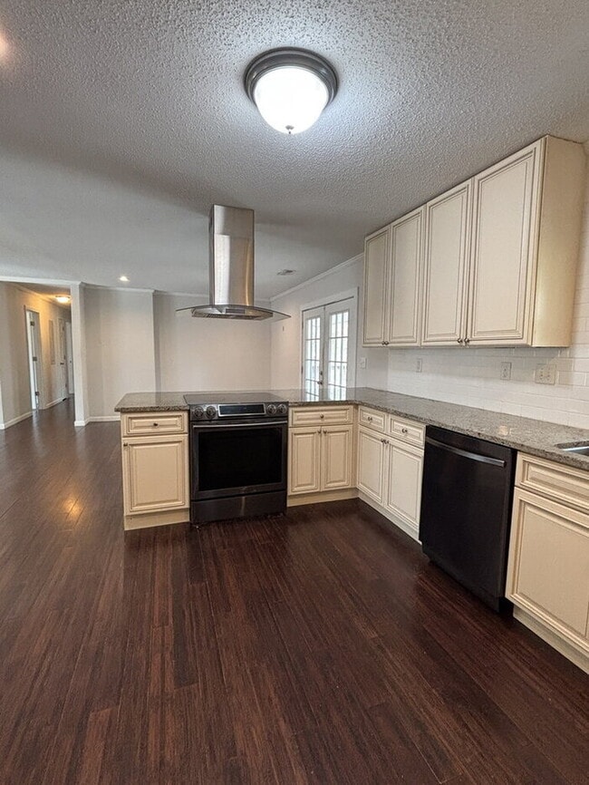 Building Photo - 117 Alma Dr