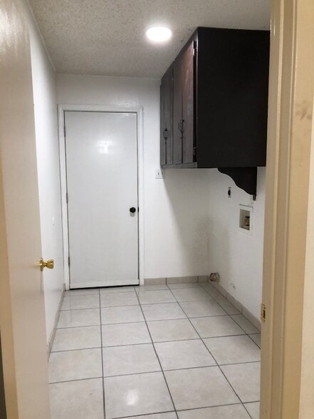 Building Photo - 5919 Colt Dr
