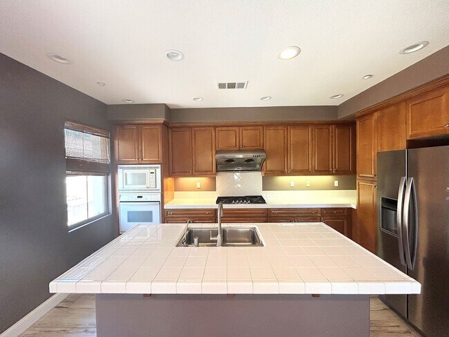 Building Photo - 133 Chantilly
