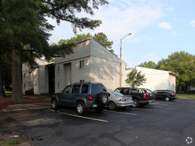 The Woodridge Apartments - Woodridge Apartments