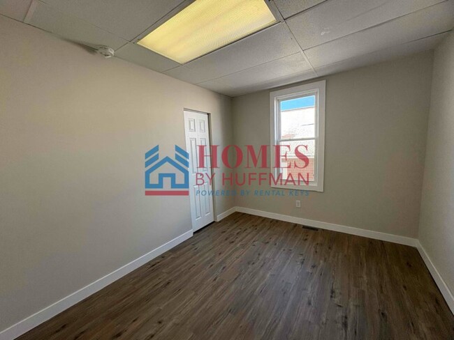 Building Photo - Four Bedroom House | Move In Ready