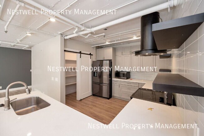 Building Photo - 44 W Broadway