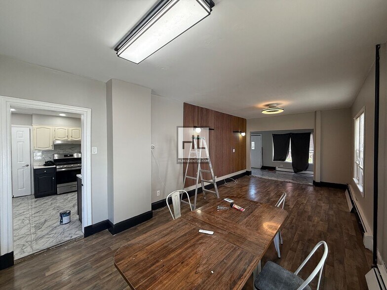 Building Photo - 341 Little Clove Rd