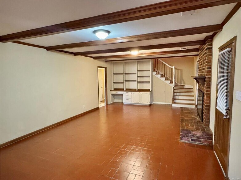 Building Photo - 2913 Sumter Ave