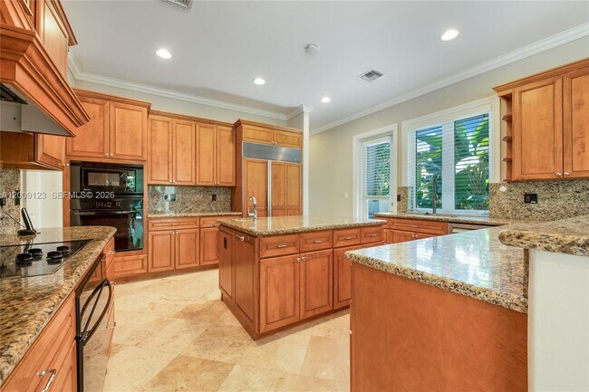 Building Photo - 13680 Deering Bay Dr