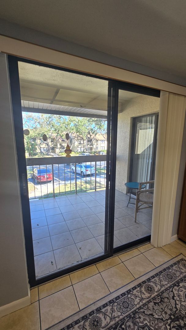 Building Photo - Furnished 2-Bed 2- Bath Condo