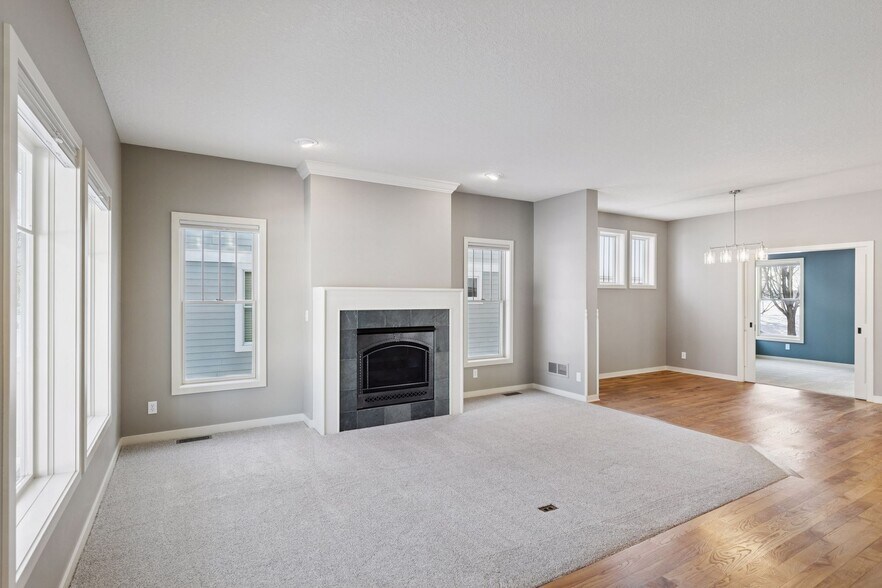 Building Photo - 14246 Garden Way N