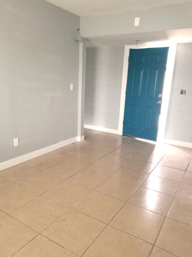 Building Photo - AWESOME 1 BEDROOM AND 1 BATHROOM FOR LEASE