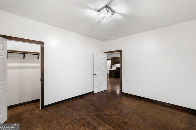 Building Photo - 620 Stiles Rd