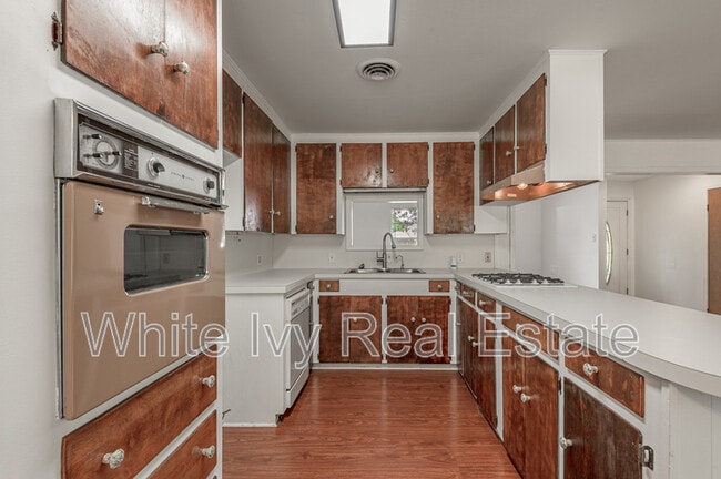 Building Photo - 2328 Ave N 1/2