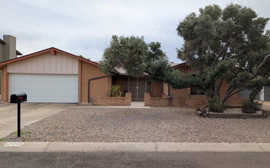 Building Photo - 17213 N 49th Ave