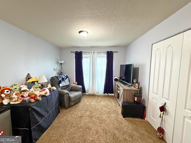 Building Photo - 215 Brooklet Cir