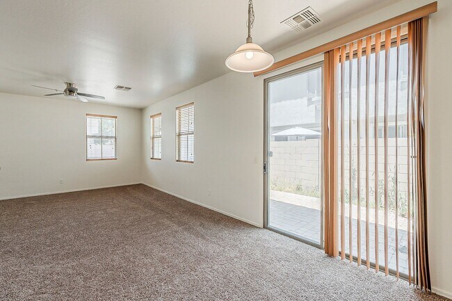 Building Photo - Beautiful Townhome in Phoenix Arizona