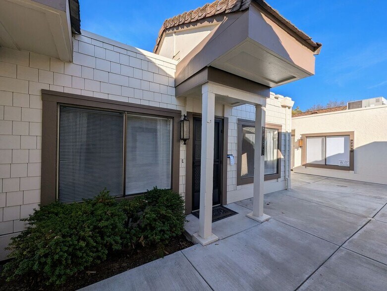 Building Photo - 6091 Montgomery Ct