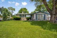Building Photo - 3bedroom house