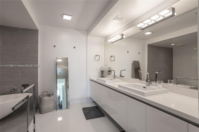 Building Photo - 330 Sunny Isles Blvd