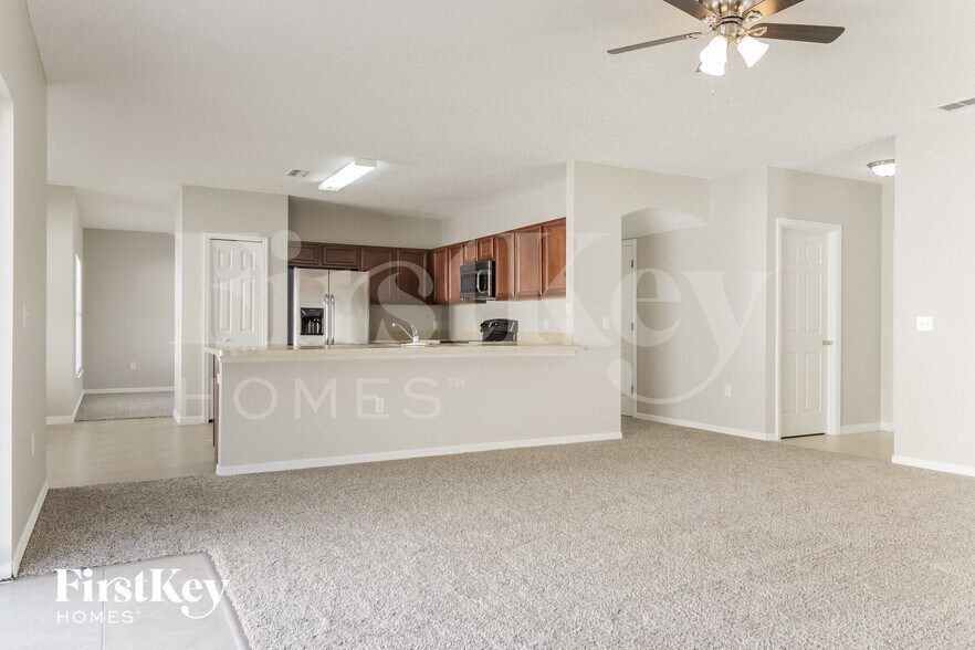 Building Photo - 556 Big Sioux Ct