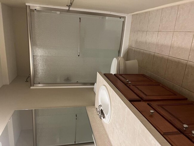 Building Photo - 15715 SE Bybee Dr