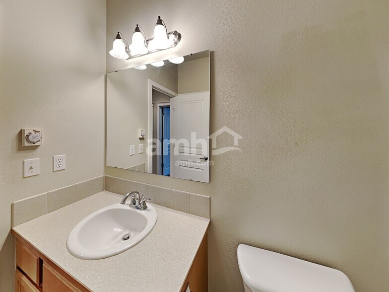 Building Photo - 129 Wild Rose St