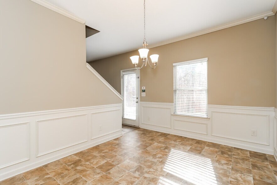 Building Photo - 284 Camellia Way