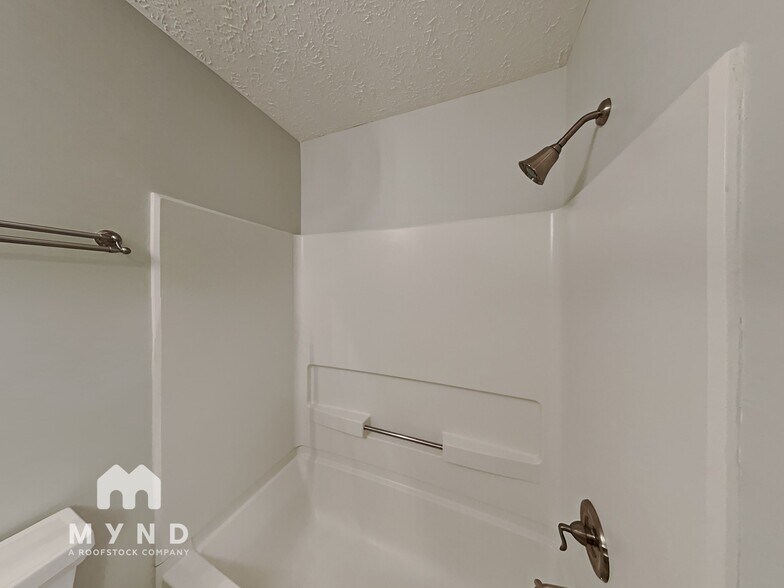 Building Photo - 8224 Wynewood Ct