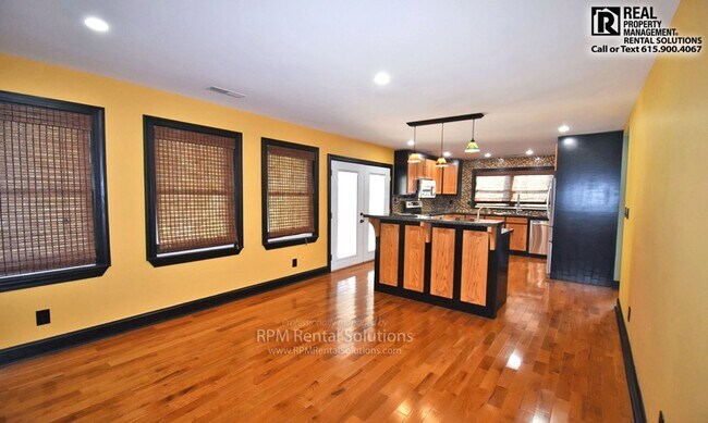 Building Photo - 3BR/2BA one level, carport+detached garage/workshop, washer/dryer included, on 1.6 acres in M'boro!