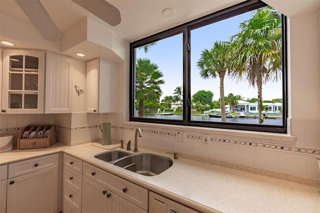 Building Photo - 1665 S Ocean Ln