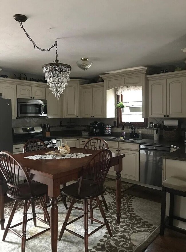 Building Photo - Two Story Cape Cod located in country sett...