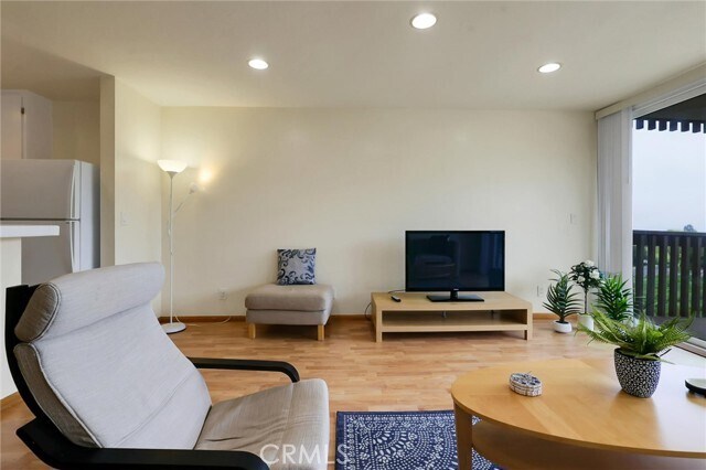 Building Photo - 6542 Ocean Crest Dr