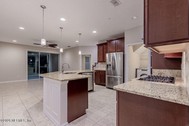 Building Photo - 102 Magnolia Creek Walk