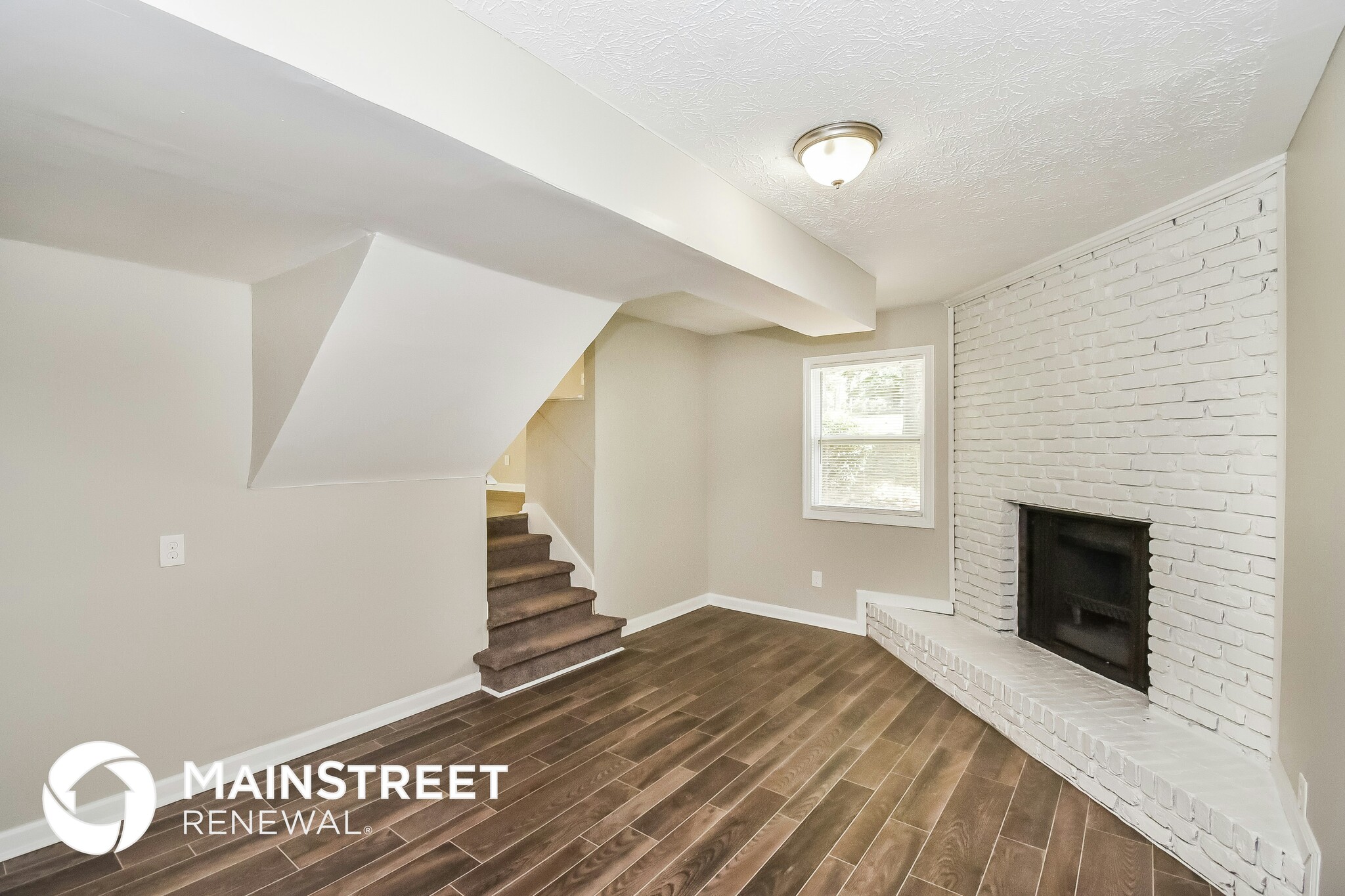 Building Photo - 144 Hamlet Ct