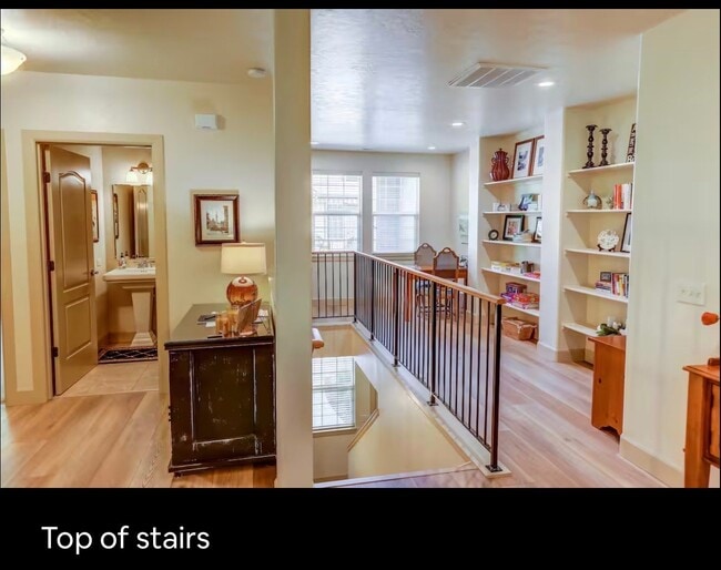 Building Photo - 1294 E Winding Creek Dr